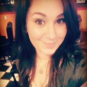 Meet your Posher, Monica